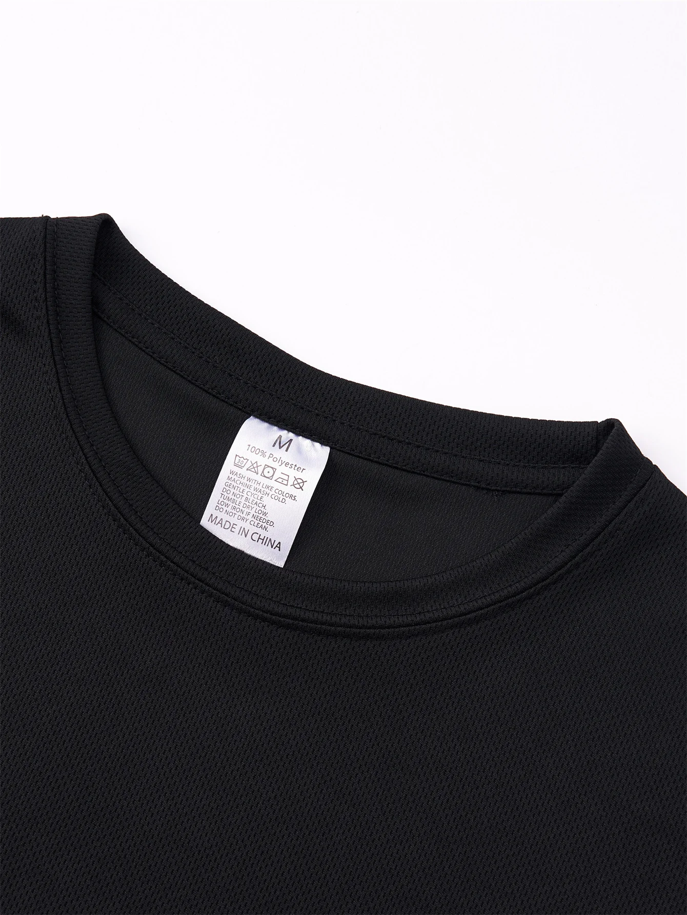 2026 New Men's Geometric Pattern Casual T-Shirt -Breathable Summer Short-Sleeved T-Shirt, Machine Washable, Daily Casual T-Shirt