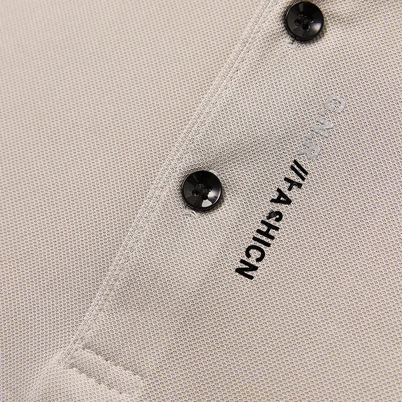 New Men's Business Casual Short Sleeved Shirt with Badge Solid Color Polo Shirt Fashionable Breathable Comfortable Versatile Top