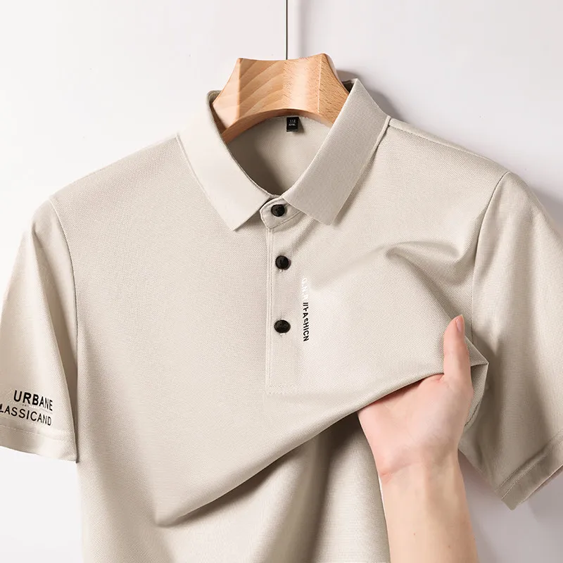 New Men's Business Casual Short Sleeved Shirt with Badge Solid Color Polo Shirt Fashionable Breathable Comfortable Versatile Top