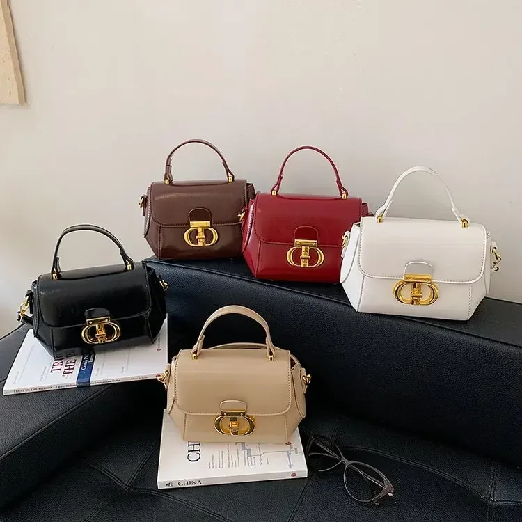 Trendy Design Letter Logo Diaper Bag Luxury Tote Messenger Purse For Women Solid Color Commuter Bag Elegant Leather Classic