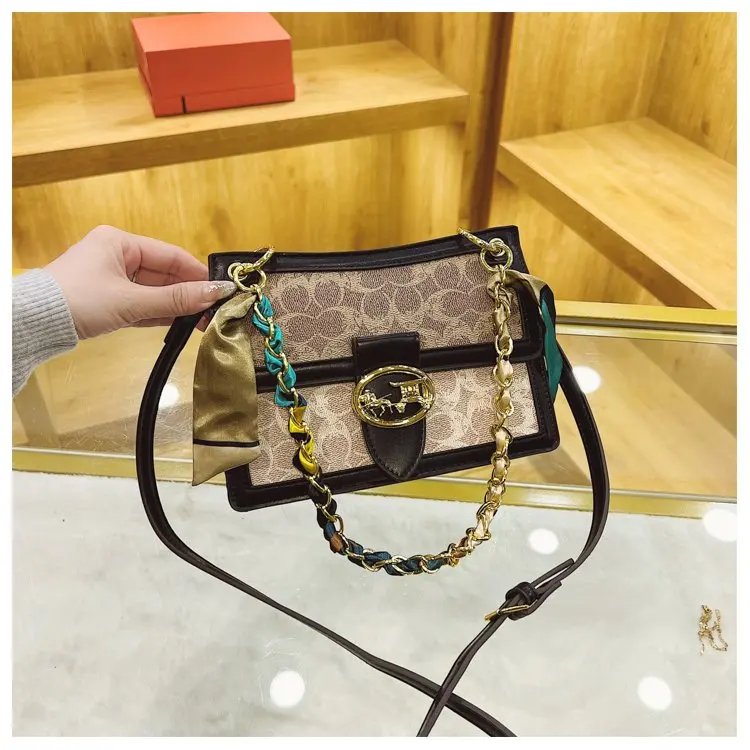 Classic Luxury Diaper Bags Women's Elegant Crossbody Bag Minimalist Designer Shoulder Bag Simple Leather Large Capacity Tote