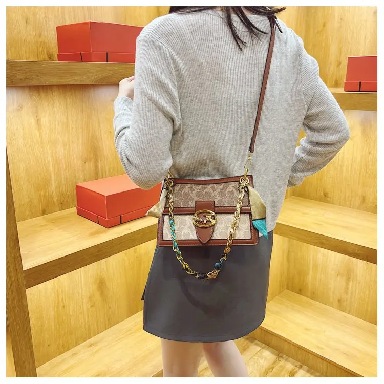 Classic Luxury Diaper Bags Women's Elegant Crossbody Bag Minimalist Designer Shoulder Bag Simple Leather Large Capacity Tote