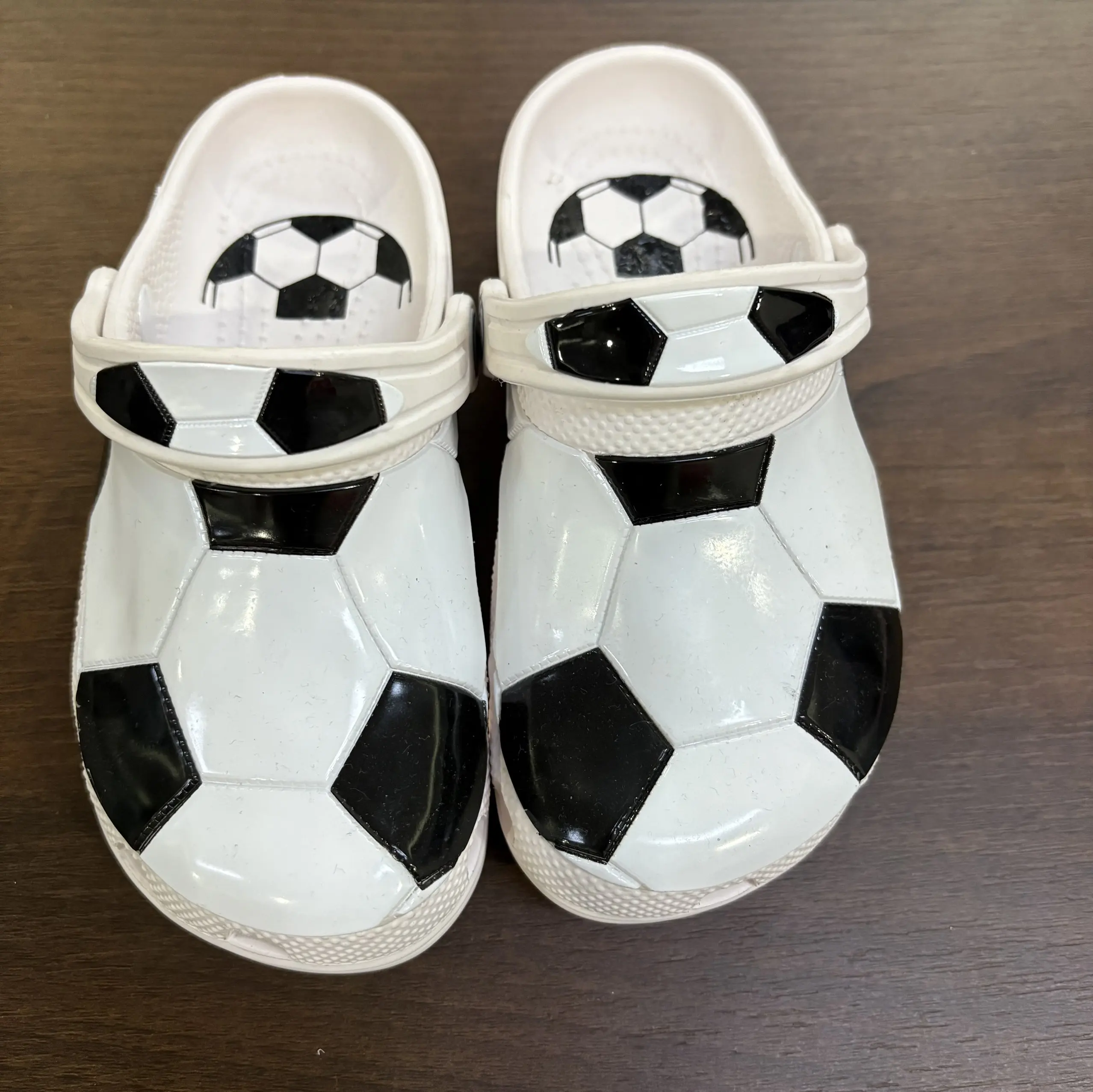 New Children Football Style Summer Hole Slippers Shoes Soft-Soled Beach Shoes Breathable Lightweight Casual Fashion Sandals Gift