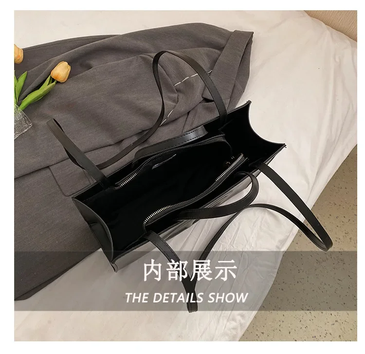 2026 Fashion Elegant Classic Paris Diaper Bag Unique Leisure Business Crossbody Purse for Women Daily Commute Work