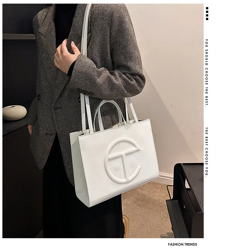 2026 Fashion Elegant Classic Paris Diaper Bag Unique Leisure Business Crossbody Purse for Women Daily Commute Work