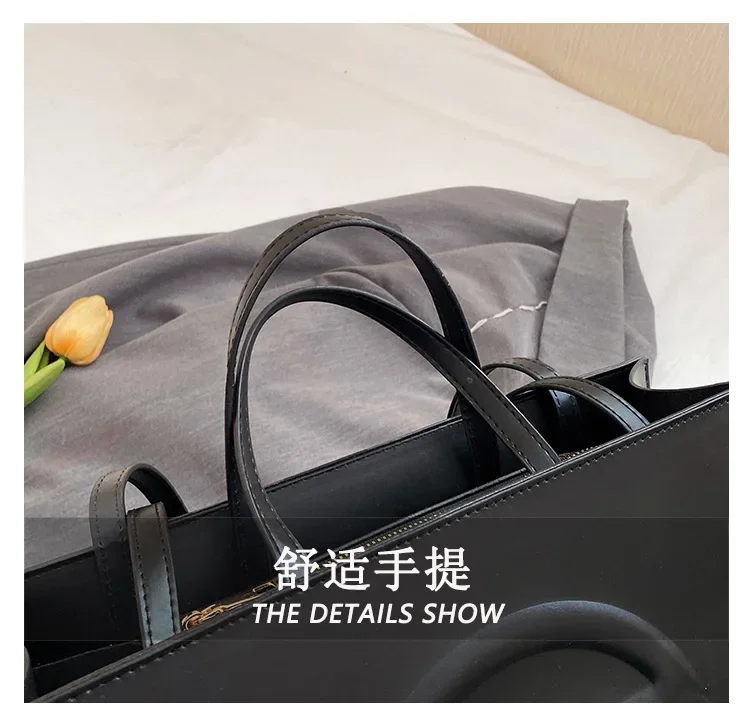 2026 Fashion Elegant Classic Paris Diaper Bag Unique Leisure Business Crossbody Purse for Women Daily Commute Work