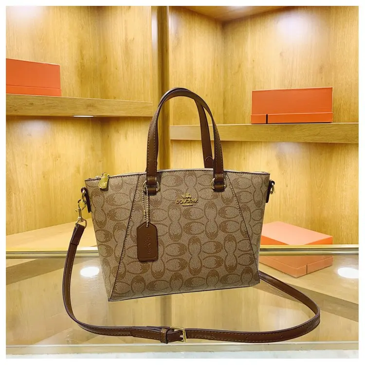 Iconic Messenger Designer Diaper Bag For Women Luxury Leather Tote Elegant Crossbody Bag Stylish Fashion