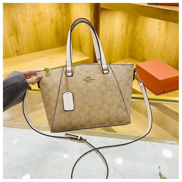 Iconic Messenger Designer Diaper Bag For Women Luxury Leather Tote Elegant Crossbody Bag Stylish Fashion