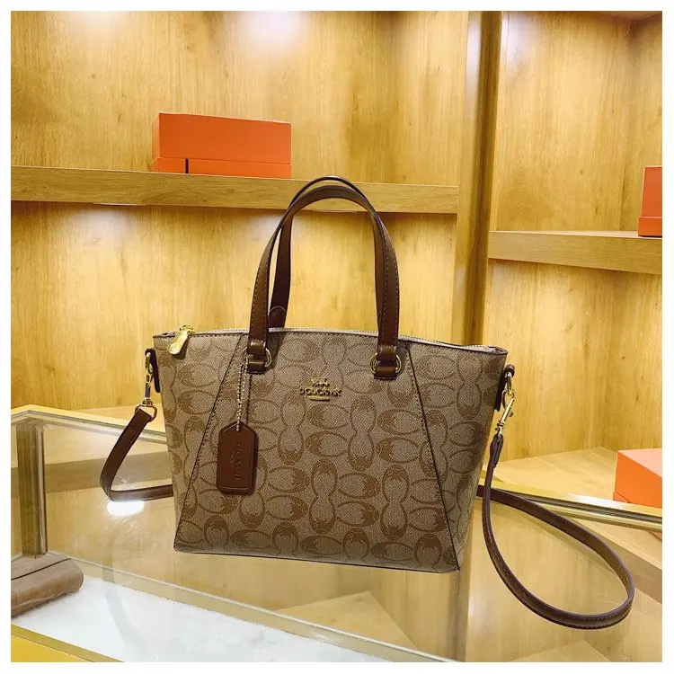 Iconic Messenger Designer Diaper Bag For Women Luxury Leather Tote Elegant Crossbody Bag Stylish Fashion