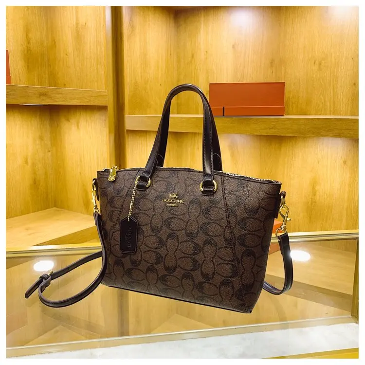 Iconic Messenger Designer Diaper Bag For Women Luxury Leather Tote Elegant Crossbody Bag Stylish Fashion