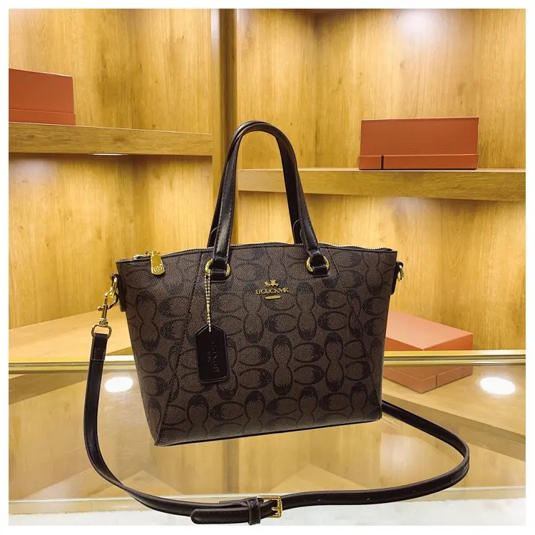 Iconic Messenger Designer Diaper Bag For Women Luxury Leather Tote Elegant Crossbody Bag Stylish Fashion