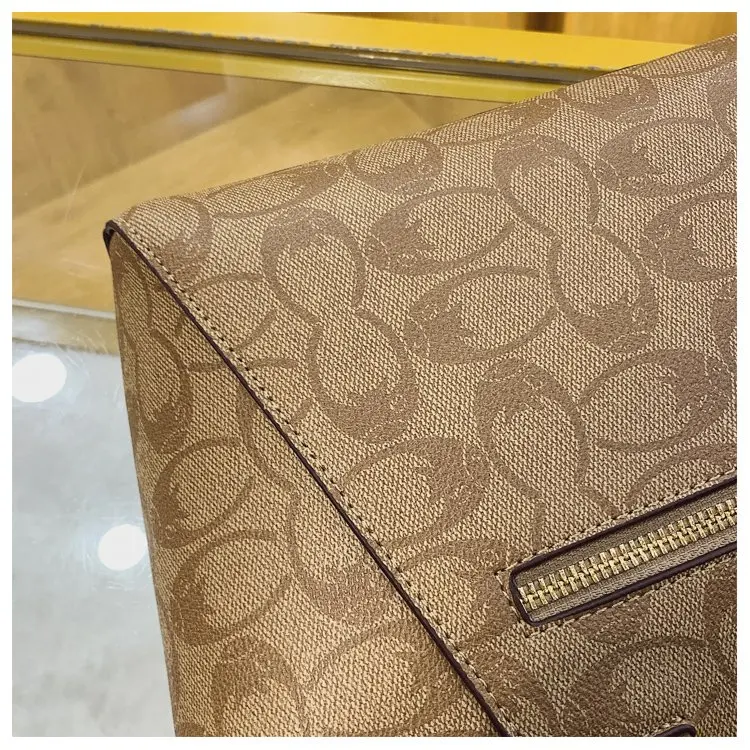 Iconic Messenger Designer Diaper Bag For Women Luxury Leather Tote Elegant Crossbody Bag Stylish Fashion