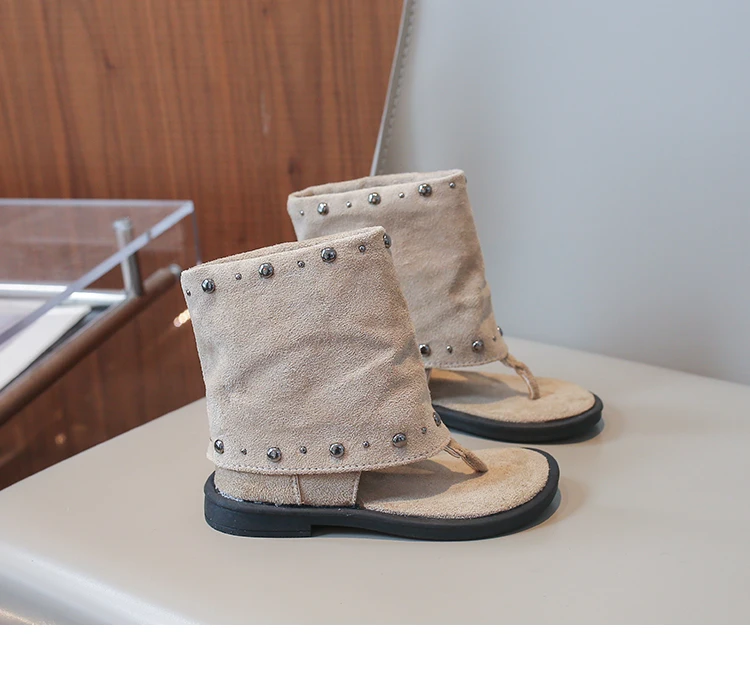 Little Girls Ankle Boots Suede Leather Sandals 2026 New Summer Kids Rivets Vacation Beach Shoes Soft Sole Simple Retro Footwear