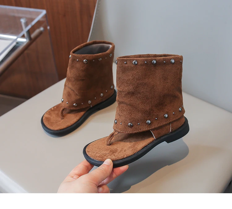 Little Girls Ankle Boots Suede Leather Sandals 2026 New Summer Kids Rivets Vacation Beach Shoes Soft Sole Simple Retro Footwear