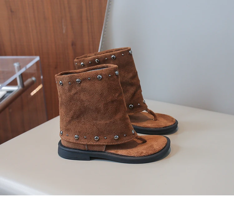 Little Girls Ankle Boots Suede Leather Sandals 2026 New Summer Kids Rivets Vacation Beach Shoes Soft Sole Simple Retro Footwear