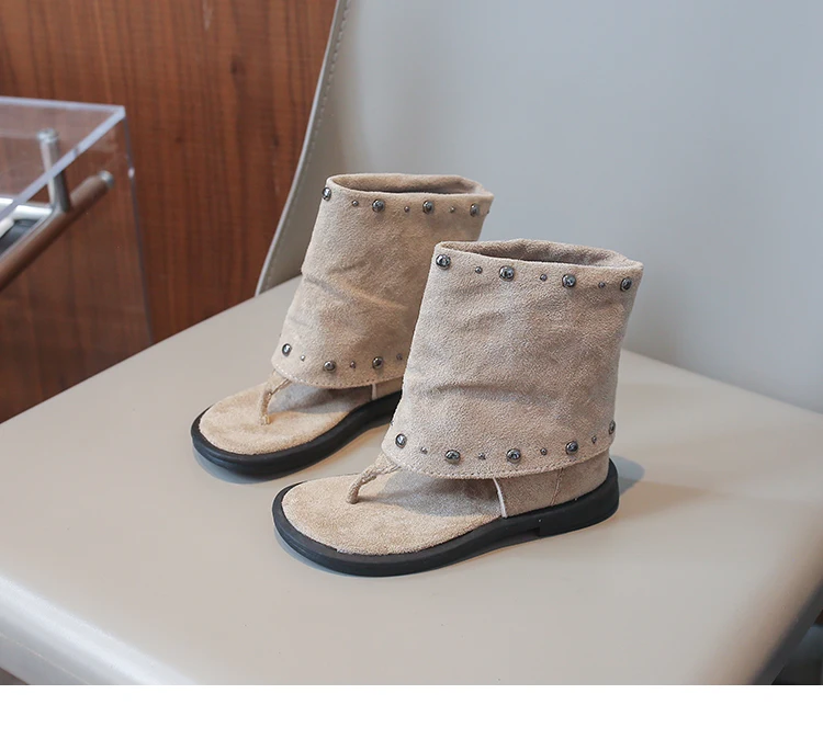 Little Girls Ankle Boots Suede Leather Sandals 2026 New Summer Kids Rivets Vacation Beach Shoes Soft Sole Simple Retro Footwear