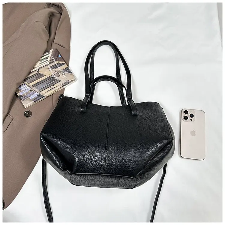 Large capacity outdoor casual handbag, new fashionable zipper shoulder bag, women's fashionable crossbody bag