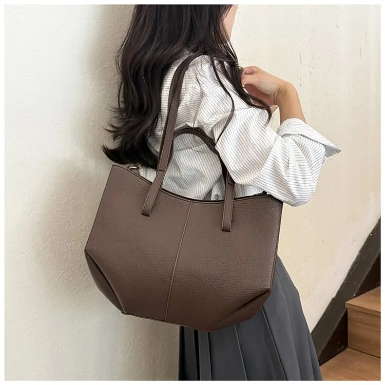 Large capacity outdoor casual handbag, new fashionable zipper shoulder bag, women's fashionable crossbody bag