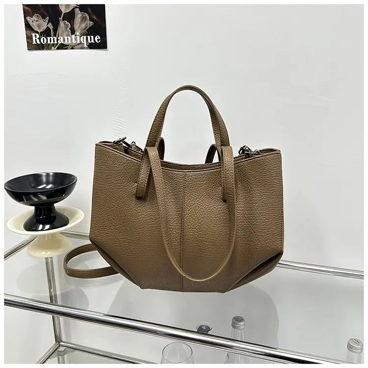 Large capacity outdoor casual handbag, new fashionable zipper shoulder bag, women's fashionable crossbody bag
