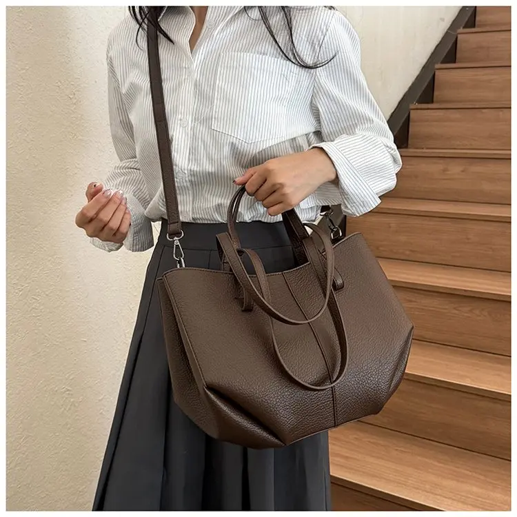 Large capacity outdoor casual handbag, new fashionable zipper shoulder bag, women's fashionable crossbody bag
