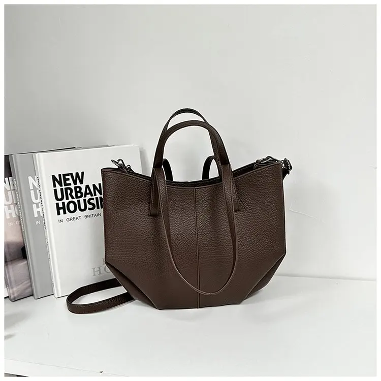 Large capacity outdoor casual handbag, new fashionable zipper shoulder bag, women's fashionable crossbody bag