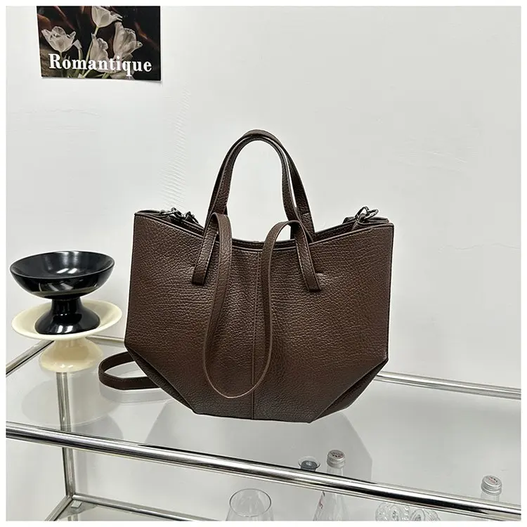 Large capacity outdoor casual handbag, new fashionable zipper shoulder bag, women's fashionable crossbody bag