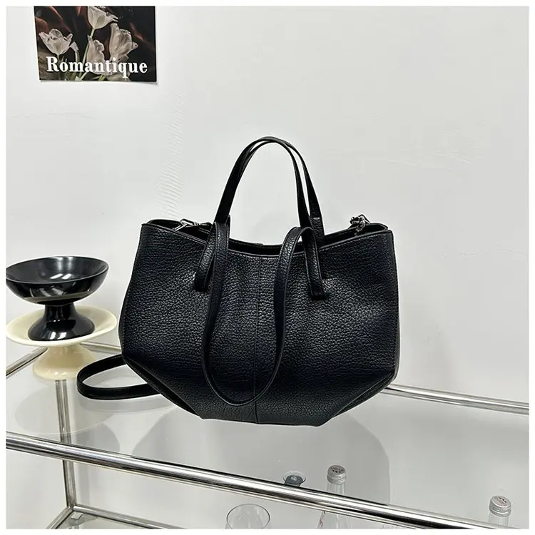 Large capacity outdoor casual handbag, new fashionable zipper shoulder bag, women's fashionable crossbody bag