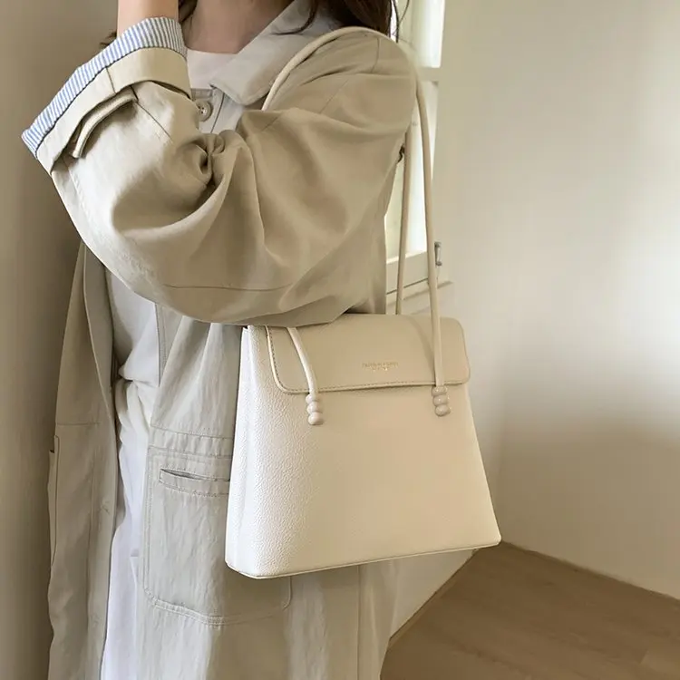 Simple Chic Diaper Bag Women's Luxury Leather Tote Vintage Crossbody Bag Minimalist Designer Large Capacity Elegant