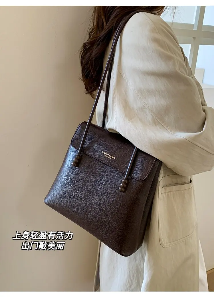Simple Chic Diaper Bag Women's Luxury Leather Tote Vintage Crossbody Bag Minimalist Designer Large Capacity Elegant