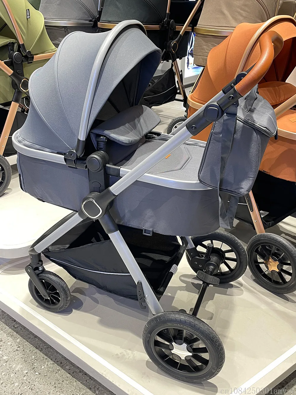 2in1 Newborn Baby Stroller, High Landscape Baby Stroller, Multifunctional Baby Stroller, Safe and Convenient, Can Sit or Lie Dow