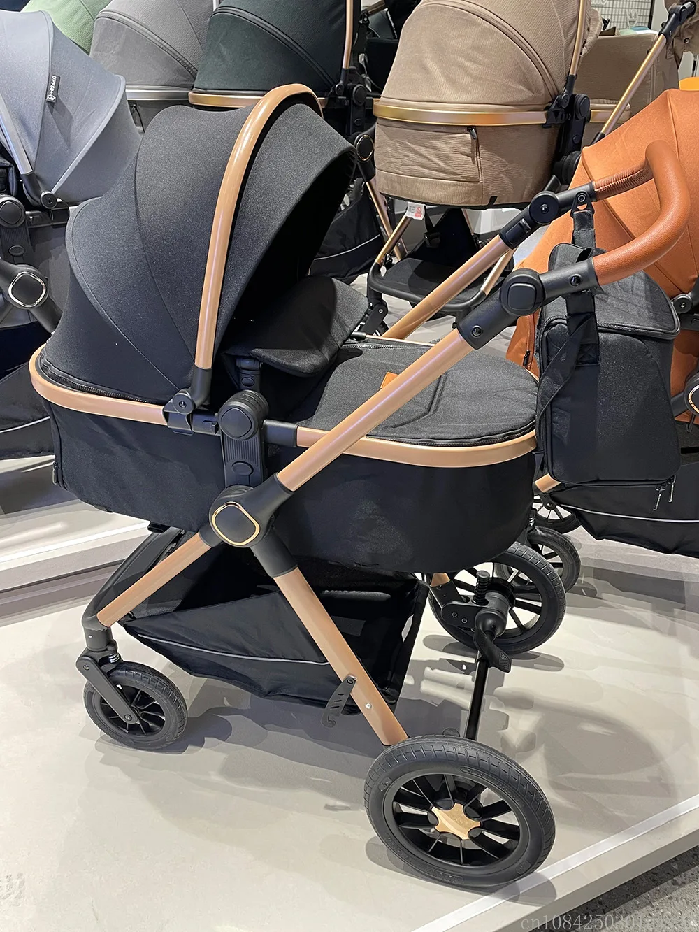 2in1 Newborn Baby Stroller, High Landscape Baby Stroller, Multifunctional Baby Stroller, Safe and Convenient, Can Sit or Lie Dow