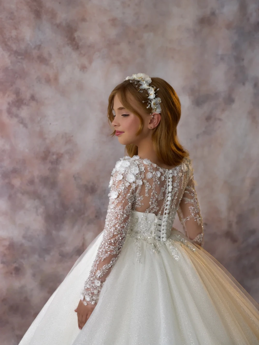 Graceful White Beadded Kids Dresses With 3D Flower Dace Performance Wear Classic O-neck Long Sleeve Princess Gown For Girls
