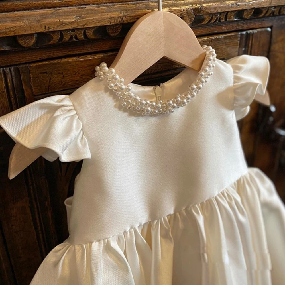 2026 New White Sparkly Pearls Kids Princess Gown For Piano Performance Elegant Simple Oneck Sleeveless Girls Dresses 80-160cm