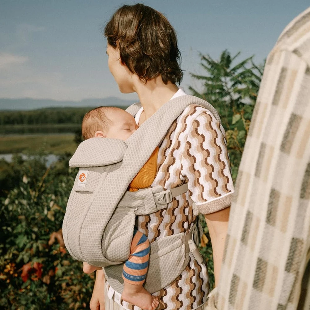 Egobaby Omini the 360 Is a Breathable Mesh Baby Carrier with Ventilation All Around. Designed for Infants to Toddlers. Features Lumbar Support.