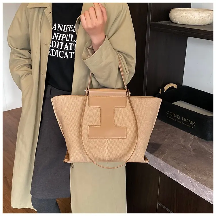Wardrobe Staple Designer Diaper Bag For Women Luxury Leather Tote Elegant Crossbody Bag Stylish Essential