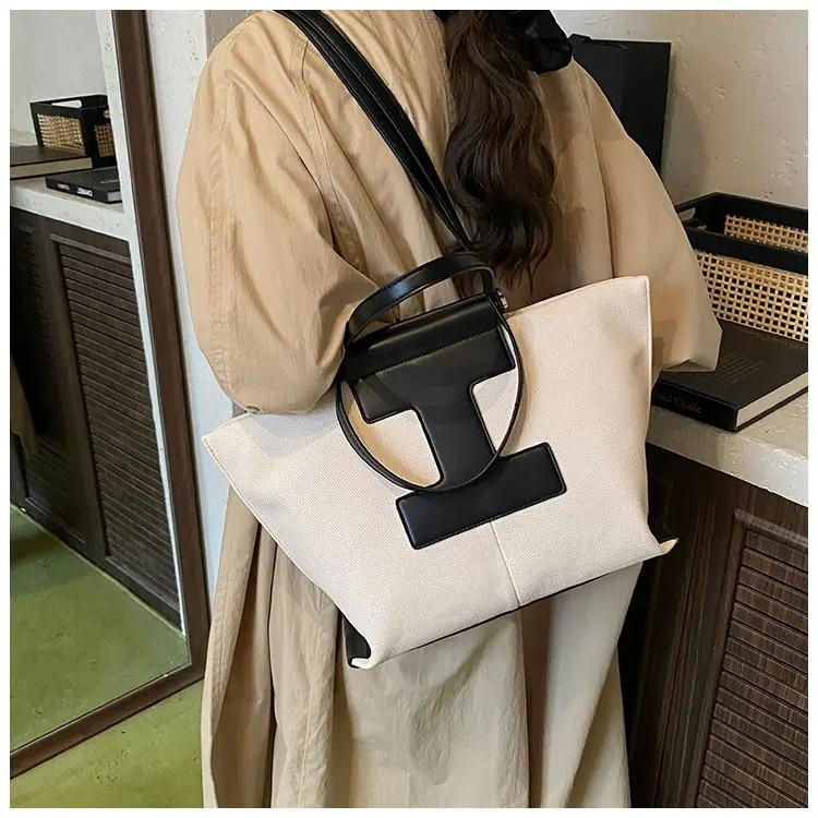 Wardrobe Staple Designer Diaper Bag For Women Luxury Leather Tote Elegant Crossbody Bag Stylish Essential