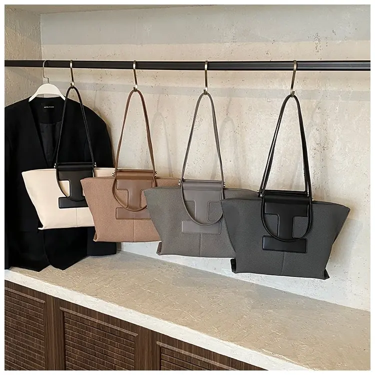 Wardrobe Staple Designer Diaper Bag For Women Luxury Leather Tote Elegant Crossbody Bag Stylish Essential