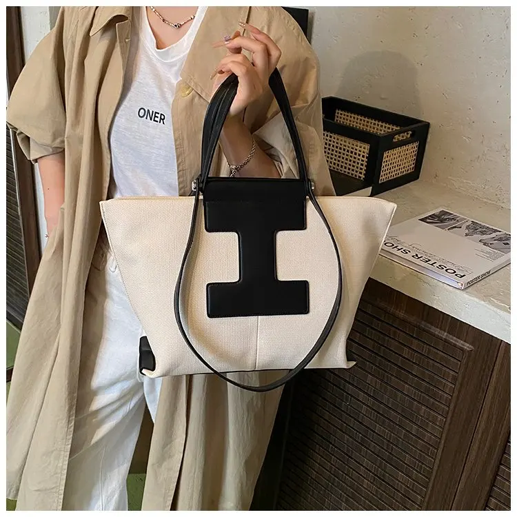 Wardrobe Staple Designer Diaper Bag For Women Luxury Leather Tote Elegant Crossbody Bag Stylish Essential
