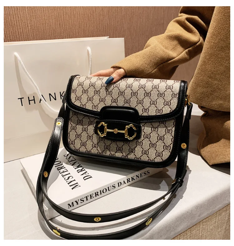2026 Fashion Retro Saddle Bag: A Classic and Versatile Small Square Bag Suitable for Women's Daily Outings and Commutes. A Shoul