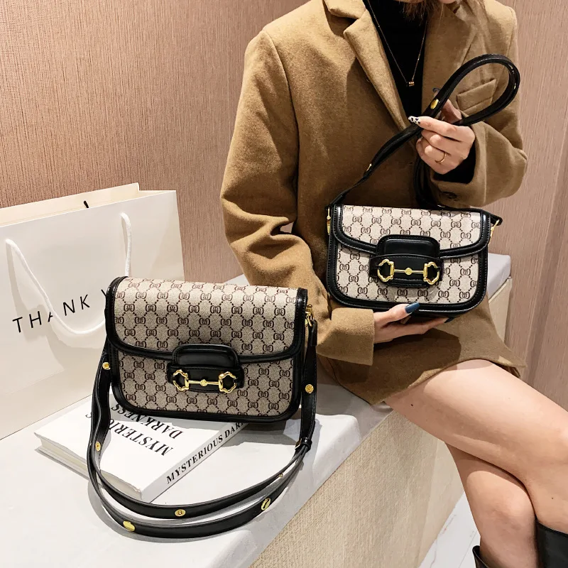 2026 Fashion Retro Saddle Bag: A Classic and Versatile Small Square Bag Suitable for Women's Daily Outings and Commutes. A Shoul