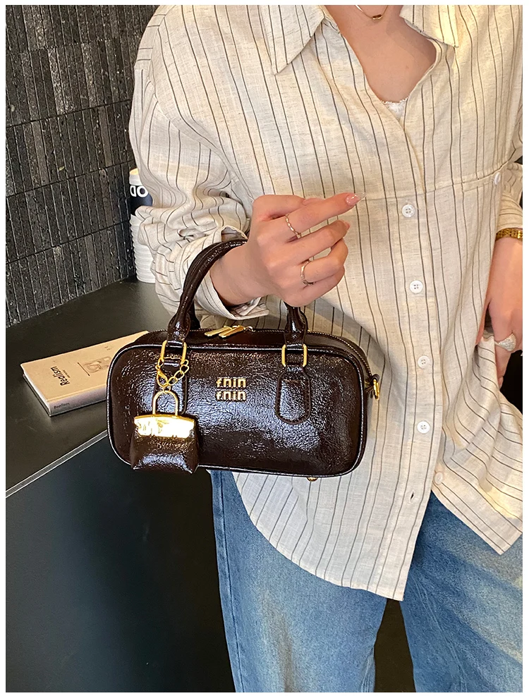 Trendy Classic Designer Diaper Bag Women's Large Capacity Leather Tote Luxury Minimalist Elegant Vintage Fashionable Shoulder