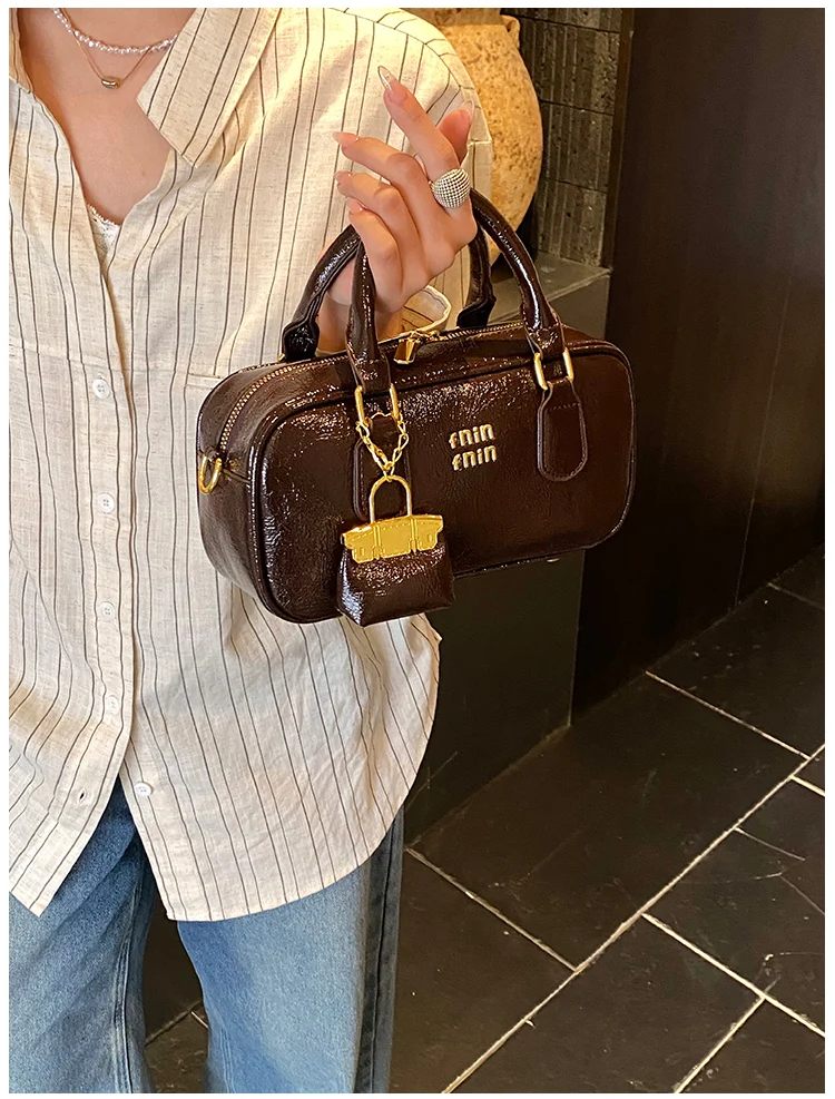 Trendy Classic Designer Diaper Bag Women's Large Capacity Leather Tote Luxury Minimalist Elegant Vintage Fashionable Shoulder