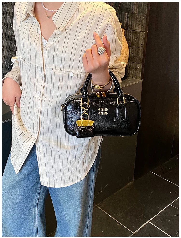 Trendy Classic Designer Diaper Bag Women's Large Capacity Leather Tote Luxury Minimalist Elegant Vintage Fashionable Shoulder