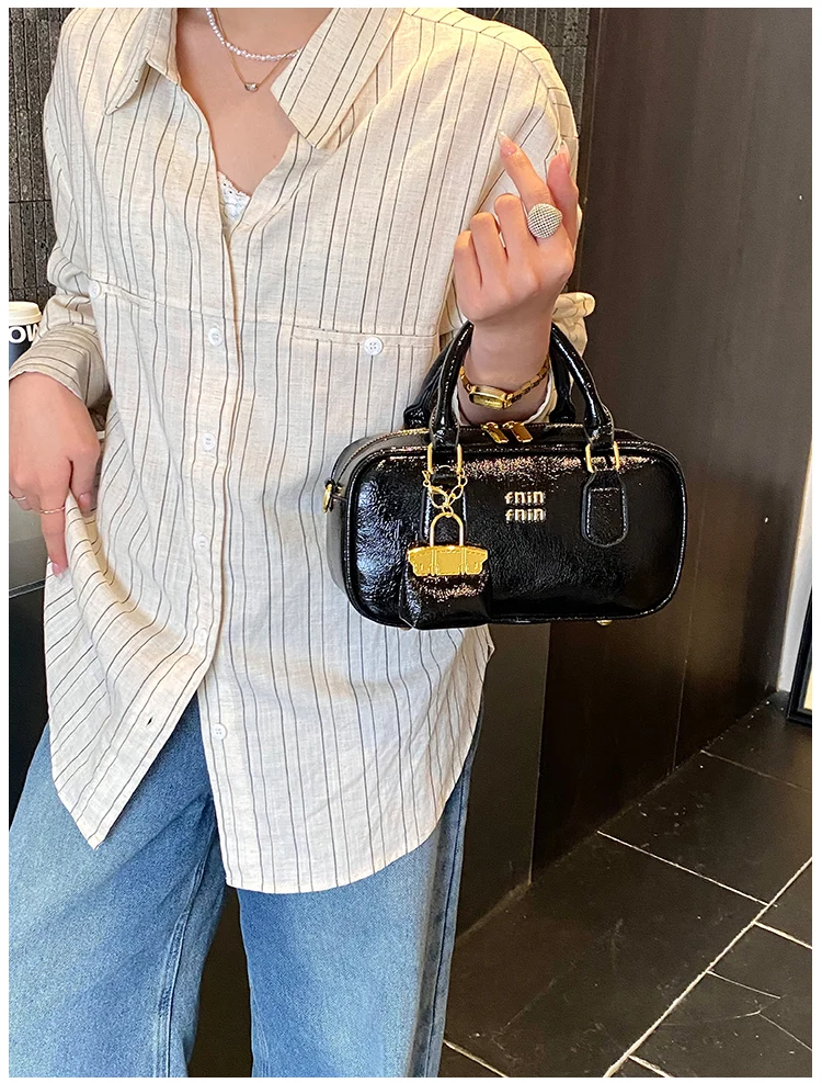 Trendy Classic Designer Diaper Bag Women's Large Capacity Leather Tote Luxury Minimalist Elegant Vintage Fashionable Shoulder