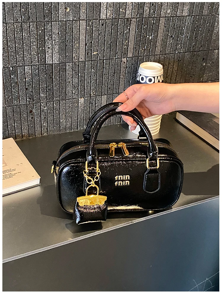 Trendy Classic Designer Diaper Bag Women's Large Capacity Leather Tote Luxury Minimalist Elegant Vintage Fashionable Shoulder