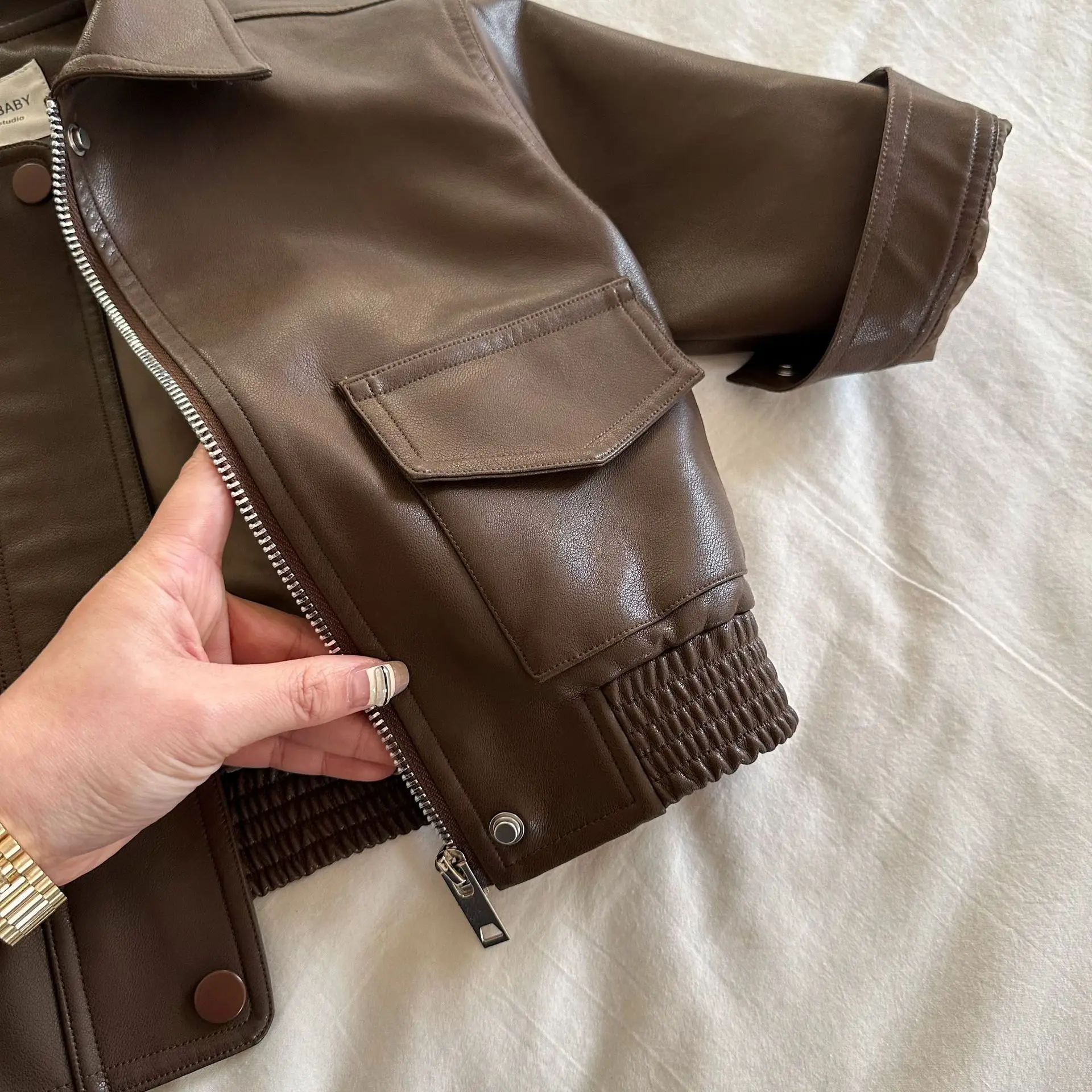 Childrens Jacket 2026 Autumn New Solid Color Collar Leather Jacket for Boys and Girls Baby Short Coat Trendy