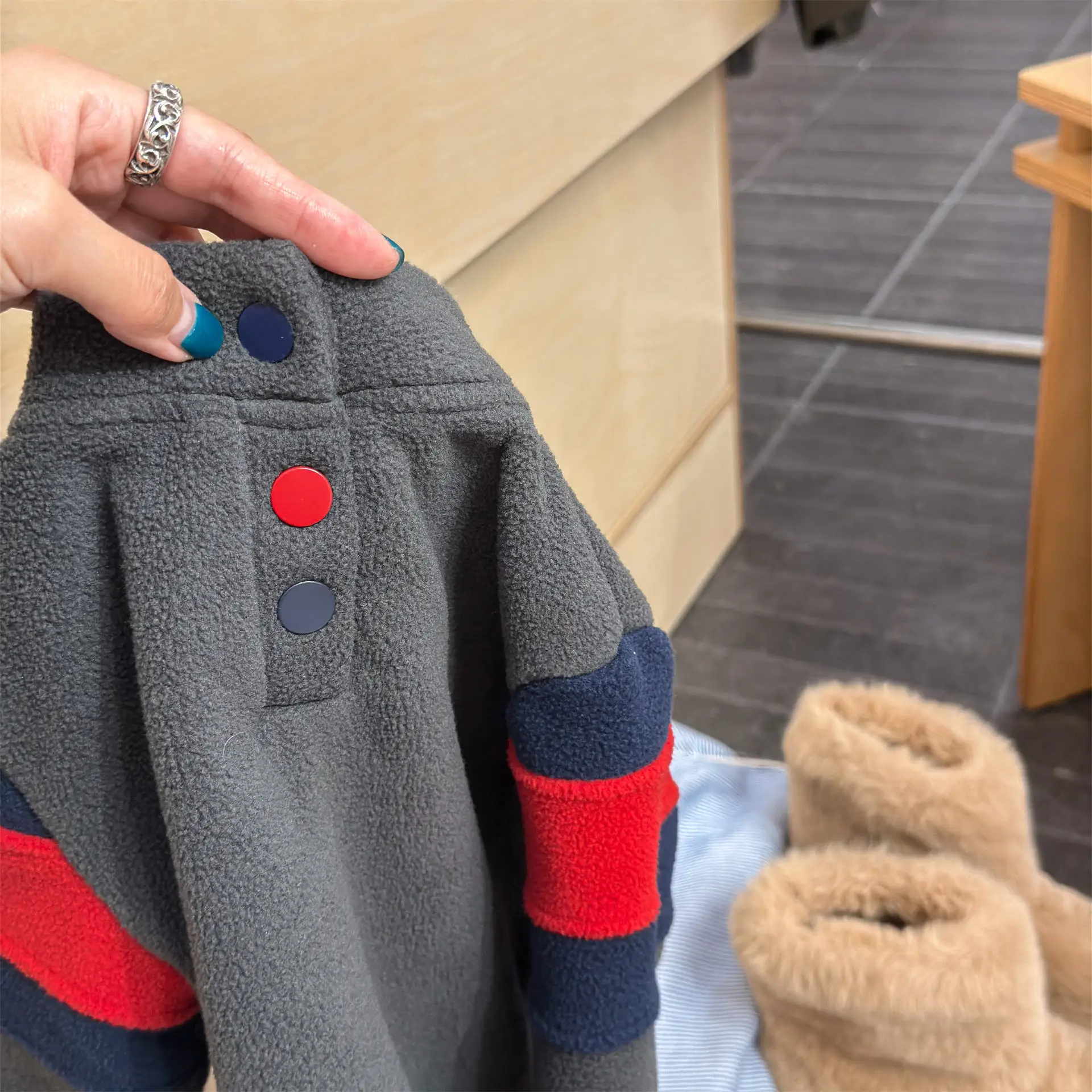2025 Winter New Children Fleece Sweatshirt Baby Fashion Letter Tops Boys Girls Warm Pullover Baby Long Sleeve Casual Sweatshirt