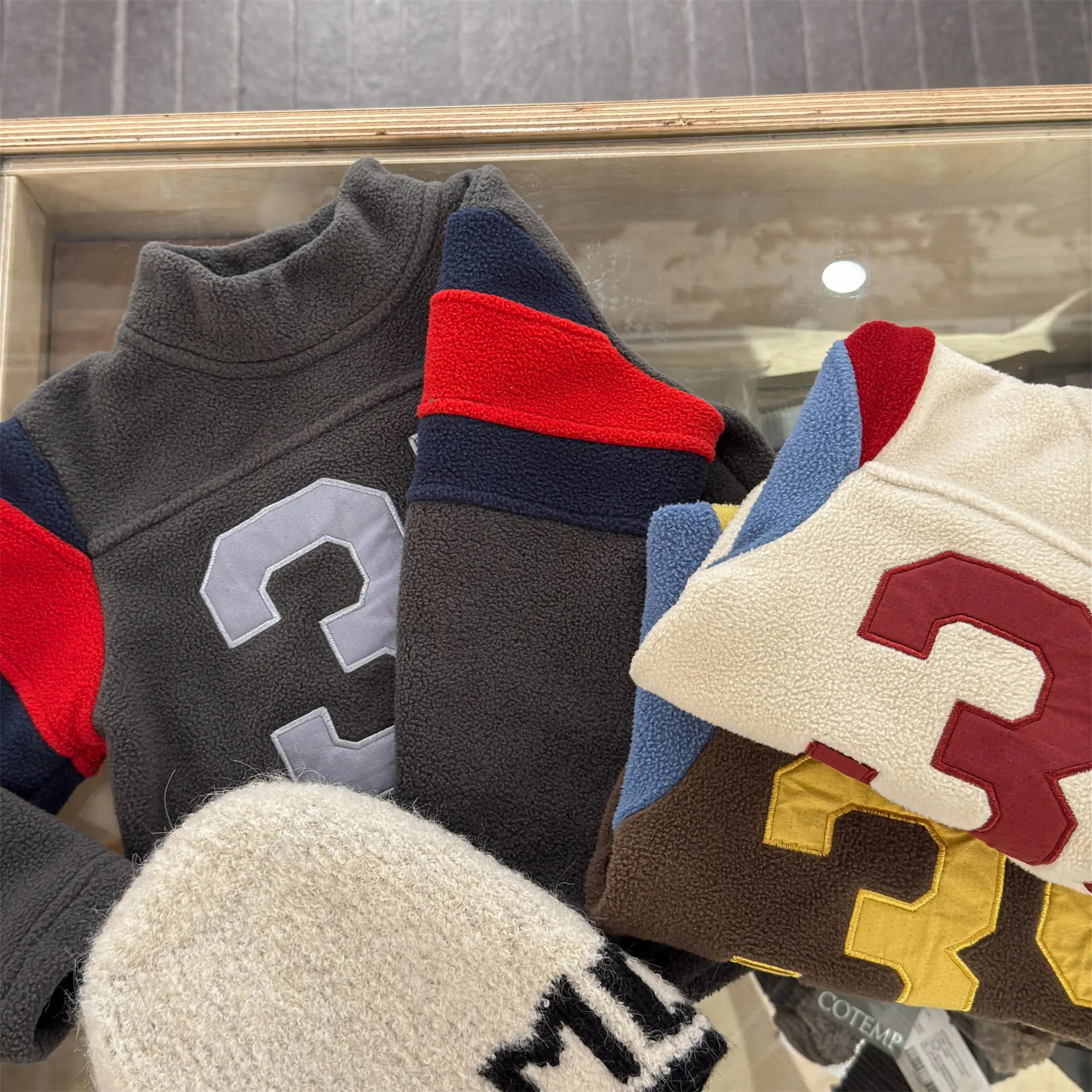 2025 Winter New Children Fleece Sweatshirt Baby Fashion Letter Tops Boys Girls Warm Pullover Baby Long Sleeve Casual Sweatshirt