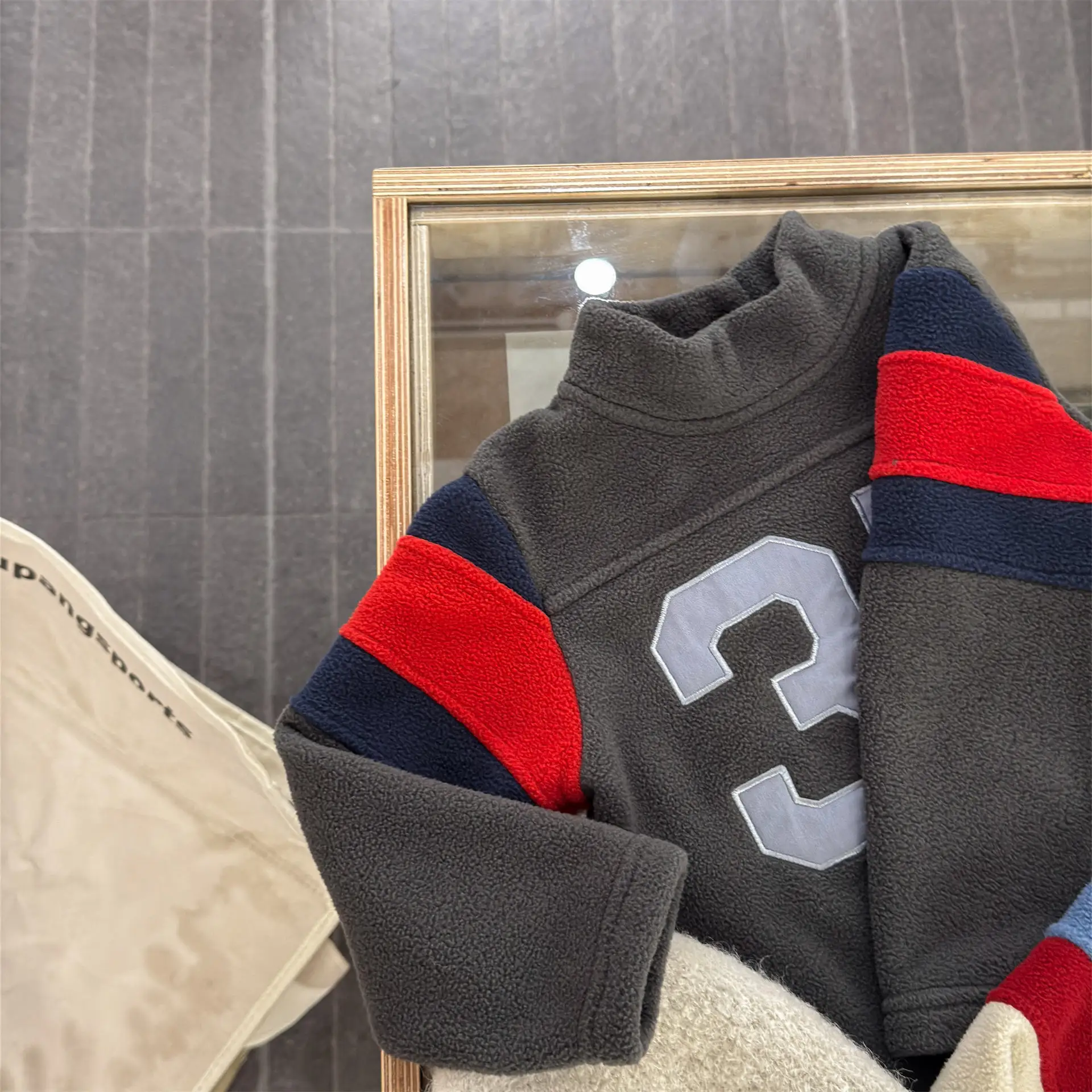 2025 Winter New Children Fleece Sweatshirt Baby Fashion Letter Tops Boys Girls Warm Pullover Baby Long Sleeve Casual Sweatshirt