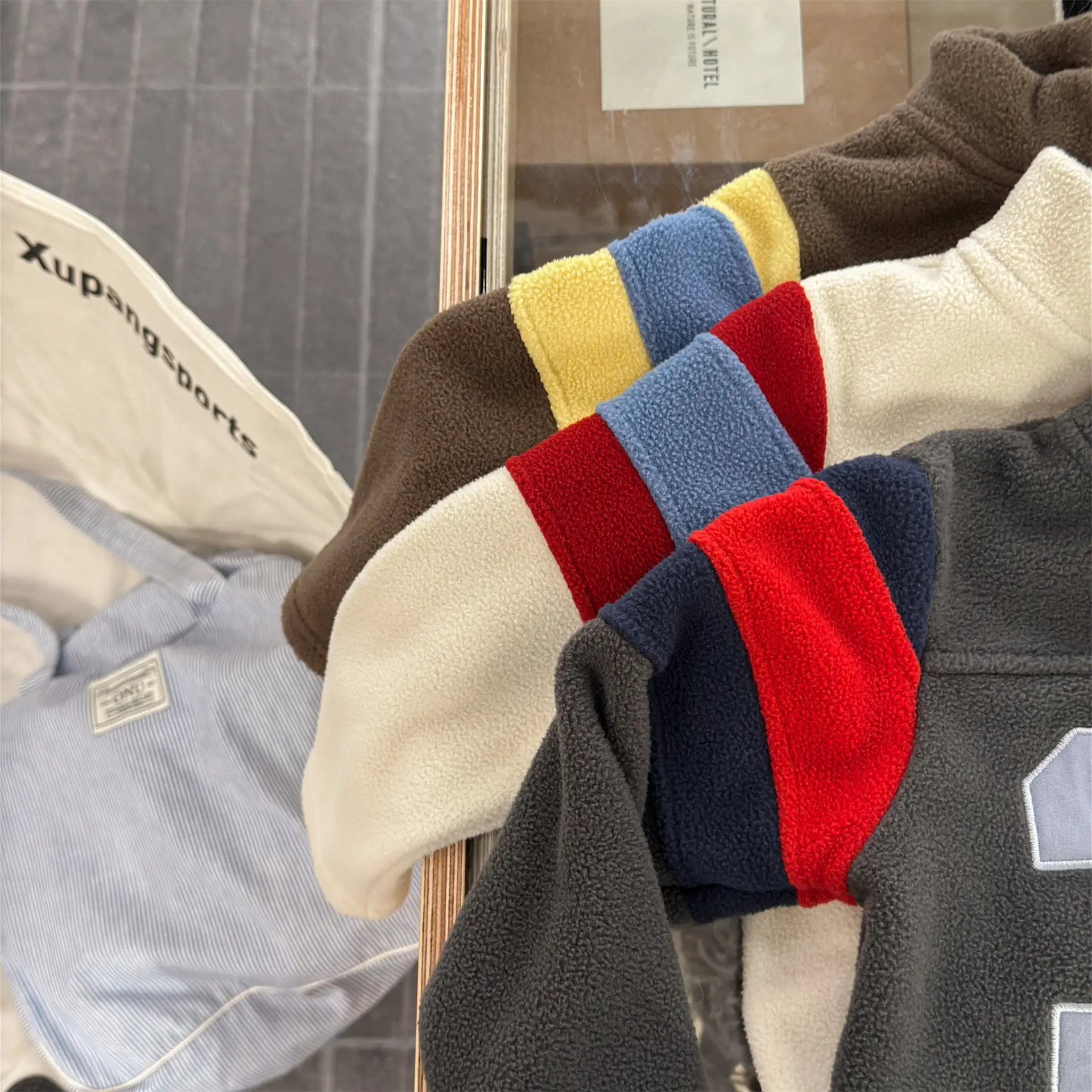 2025 Winter New Children Fleece Sweatshirt Baby Fashion Letter Tops Boys Girls Warm Pullover Baby Long Sleeve Casual Sweatshirt